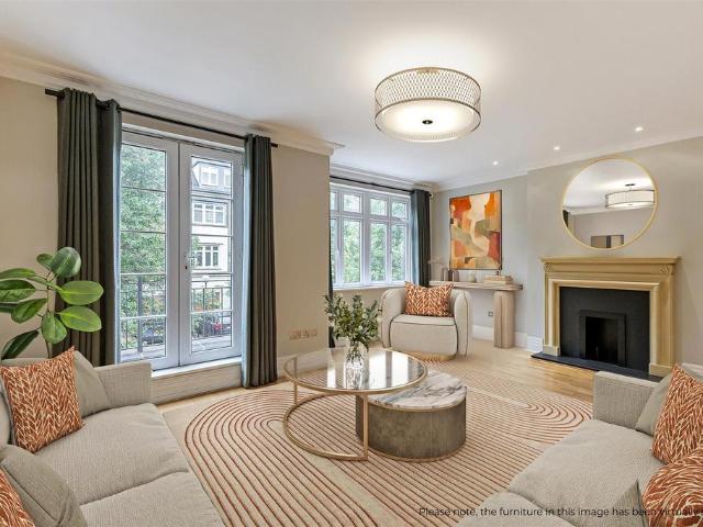 House for sale in London Borough of Richmond upon Thames, Greater London