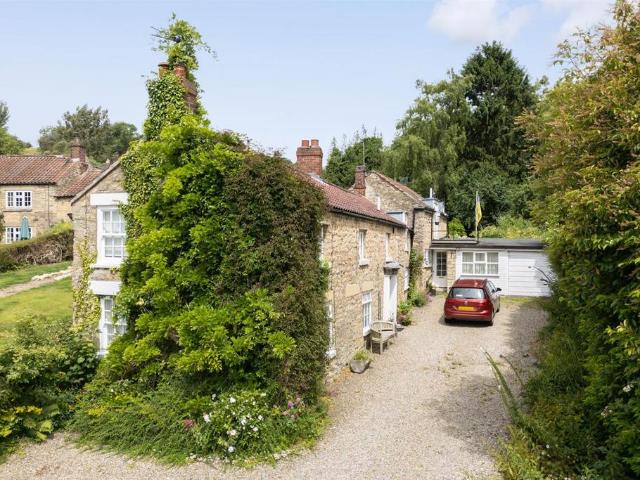 House for sale in Ampleforth, North Yorkshire
