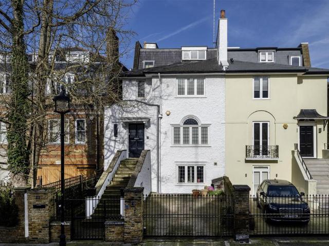 House for sale in St. John's Wood, Greater London