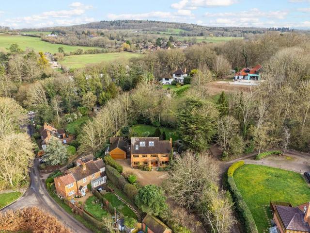House for sale in Knowl Hill