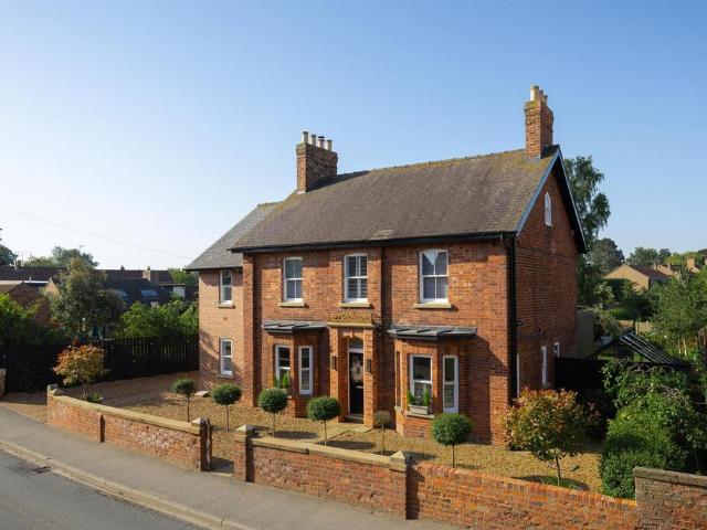 House for sale in Tollerton, North Yorkshire
