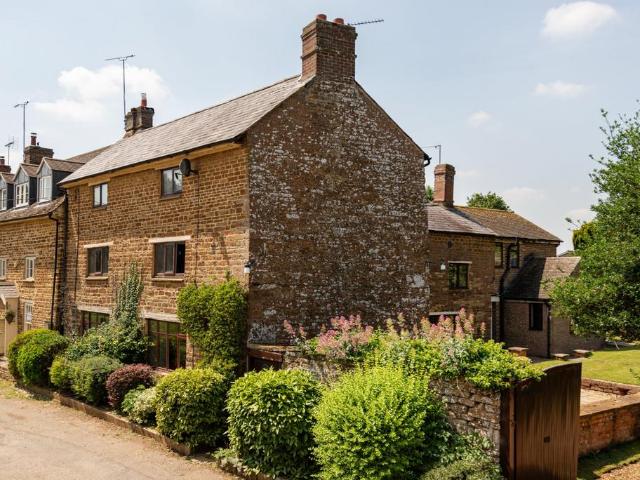 House for sale in Middleton Cheney, Northamptonshire