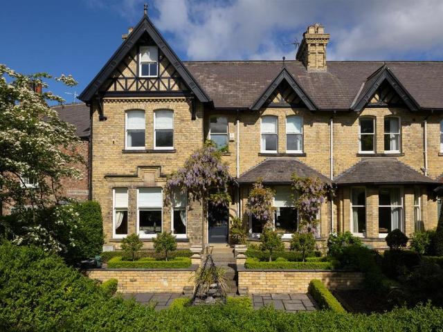 House for sale in High Field, York