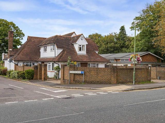 House for sale in Brooklands, Dartford