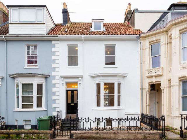 House for sale in Hornsey, Greater London