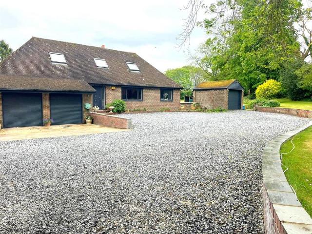 House for sale in Newingreen, Folkestone and Hythe