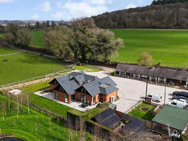 House for sale in Tidmarsh, West Berkshire