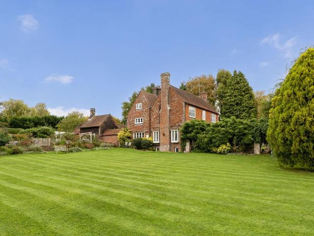 House for sale in Perryfields, West Sussex