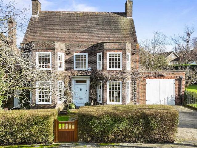 House for sale in Hampstead Garden Suburb, Greater London