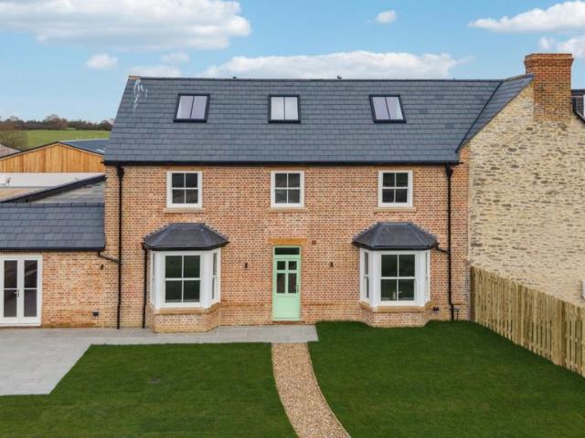 House for sale in Marsh Gibbon, Buckinghamshire