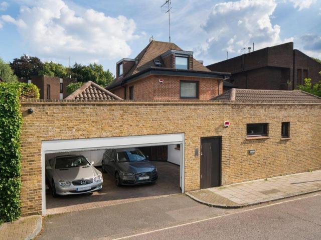House for sale in St. John's Wood, Greater London