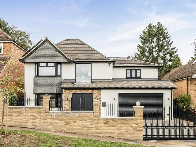 House for sale in Woodmansterne, Reigate and Banstead