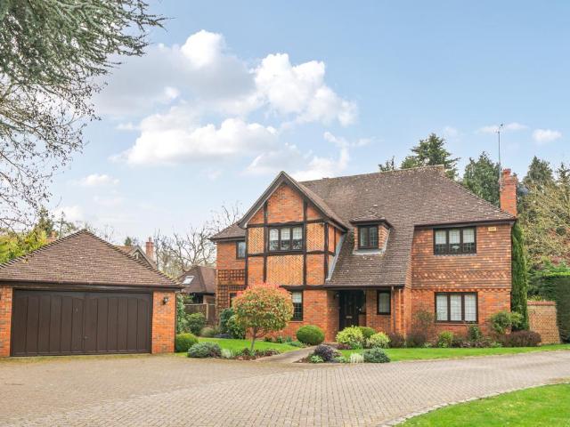 House for sale in Beaconsfield, Forty Green
