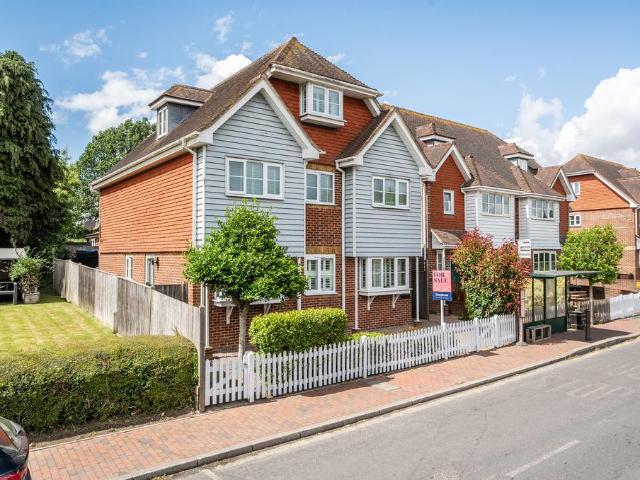 House for sale in Sandown Park, Kent