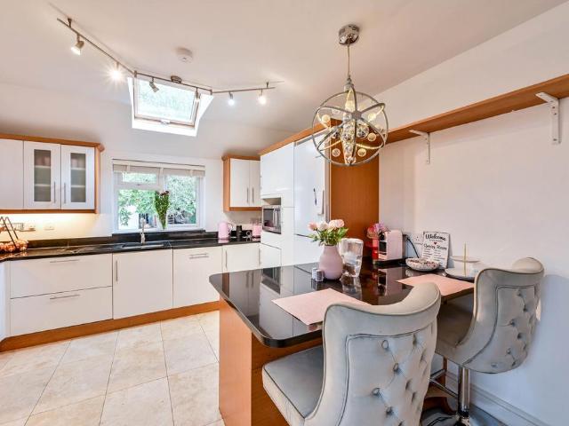House for sale in New Malden, Greater London