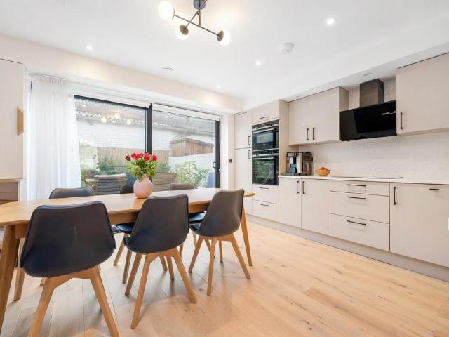 House for sale in Streatham Hill, Greater London