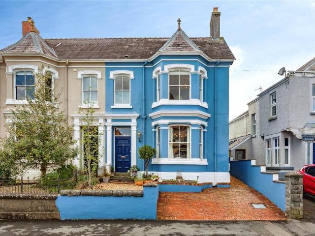 House for sale in Llandeilo, Wales
