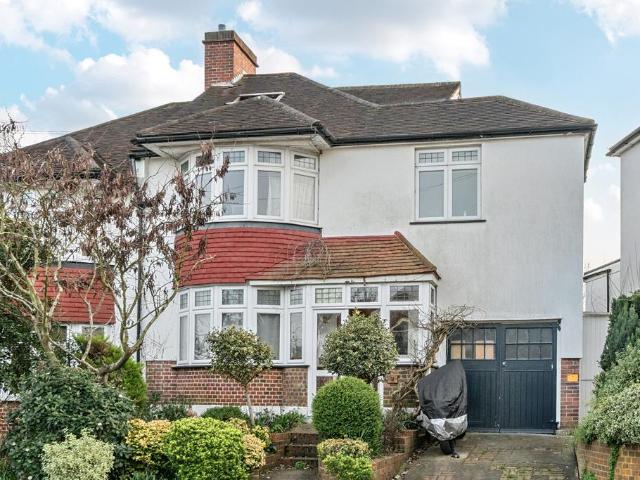 House for sale in London Borough of Lewisham, Forest Hill