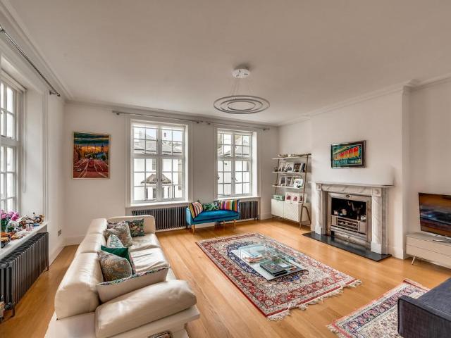 House for sale in Royal Borough of Kensington and Chelsea, Greater London