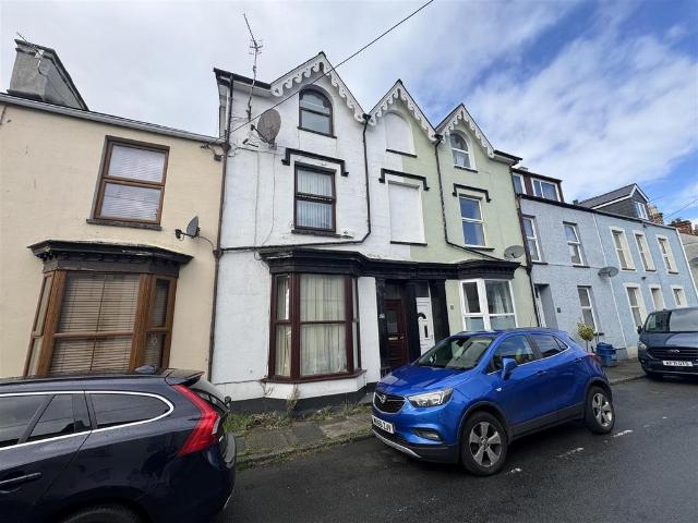 House for sale in Porthmadog