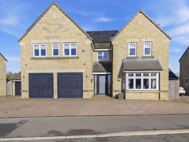 House for sale in Shelf, West Yorkshire