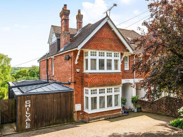 House for sale in Highcliffe, Hampshire