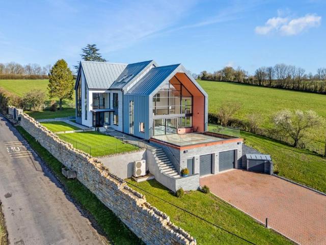 House for sale in Pilton