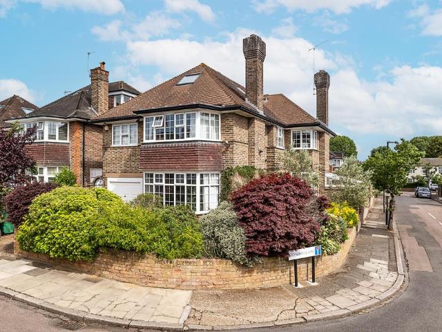 House for sale in East Sheen, Greater London