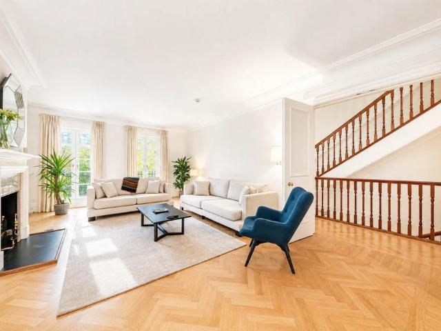 House for sale in South Kensington, Greater London