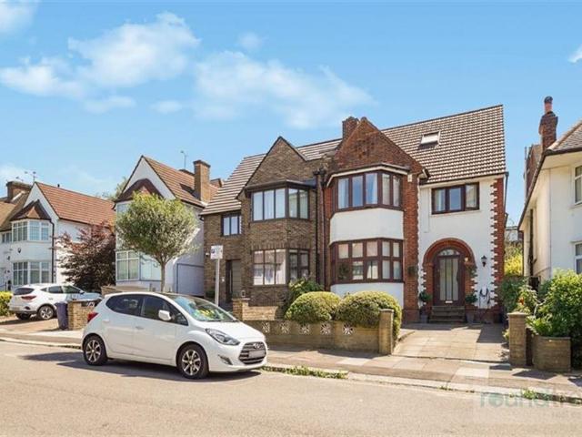 House for sale in Temple Fortune, Greater London