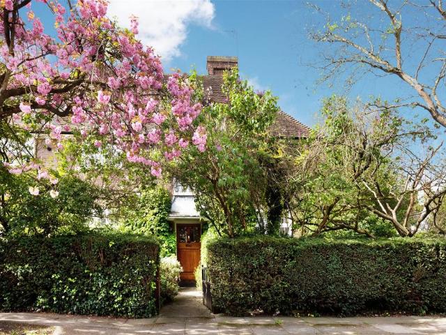 House for sale in Hampstead Garden Suburb, Greater London