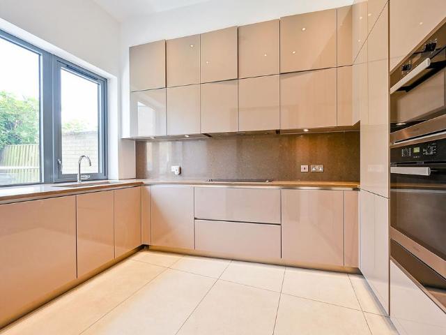House for sale in Strand-on-the-Green, Greater London