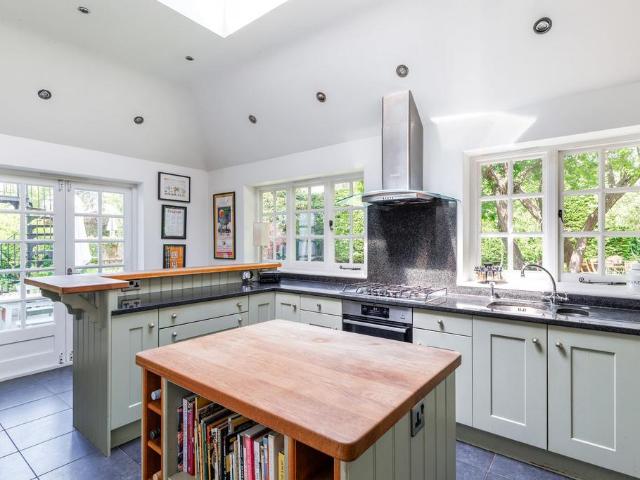 House for sale in Beaconsfield, Knotty Green
