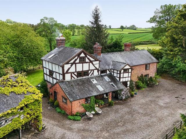 House for sale in Welshpool, Wales