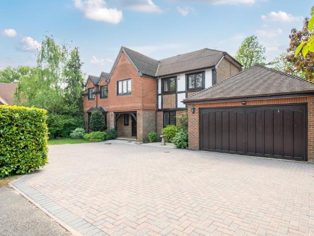 House for sale in Farnham Common, Buckinghamshire
