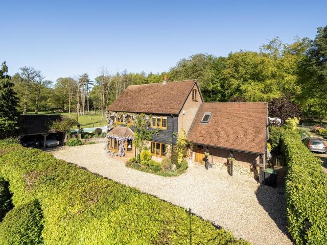 House for sale in Batchworth, Hertfordshire