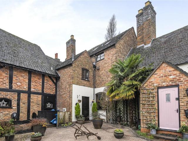 House for sale in Kettlebrook, Staffordshire