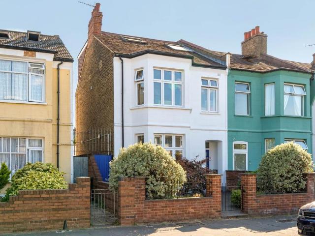 House for sale in London Borough of Hammersmith and Fulham, Greater London