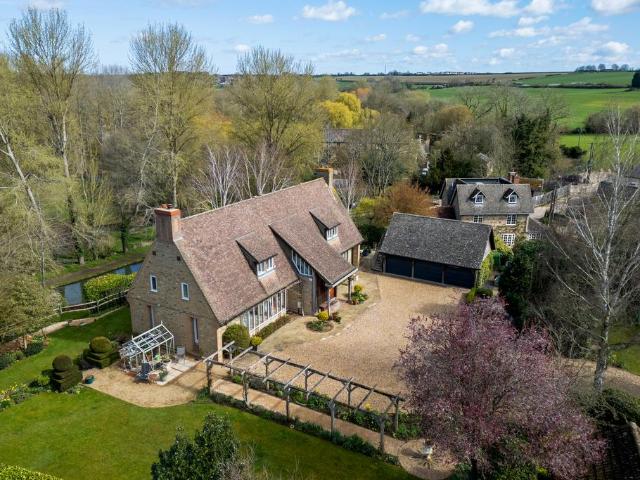House for sale in Evershot, Oxfordshire