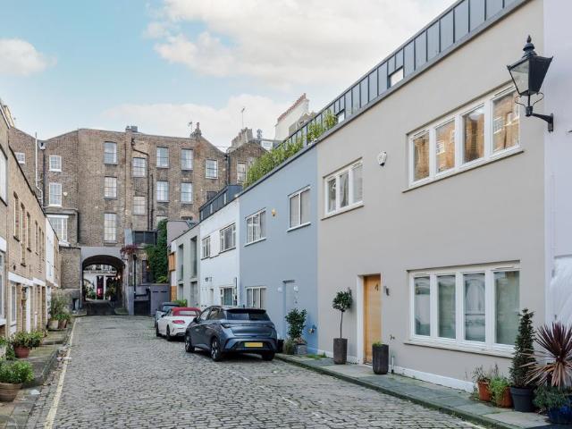 House for sale in Bayswater, Greater London