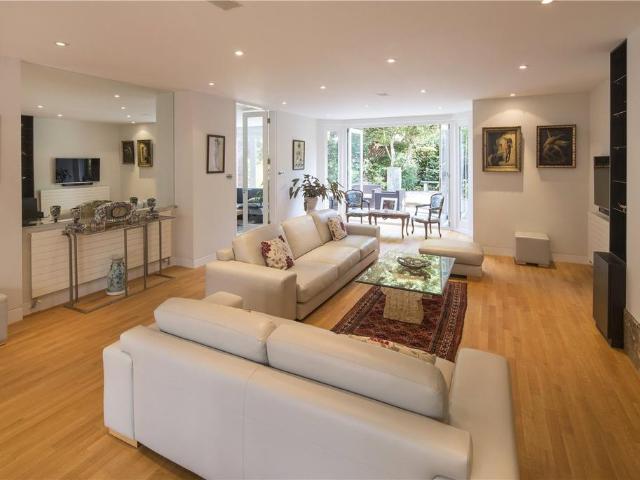 House for sale in St. John's Wood, Greater London