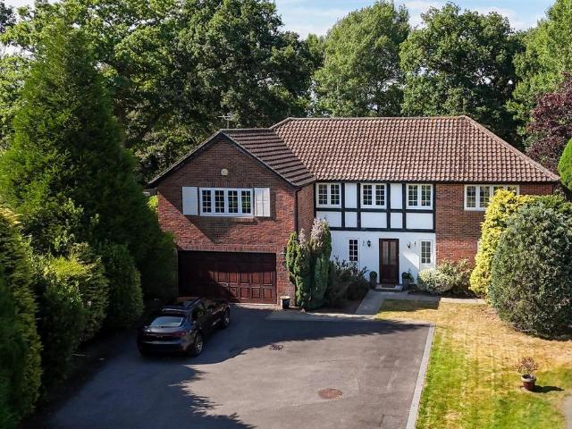 House for sale in Horsham, West Sussex