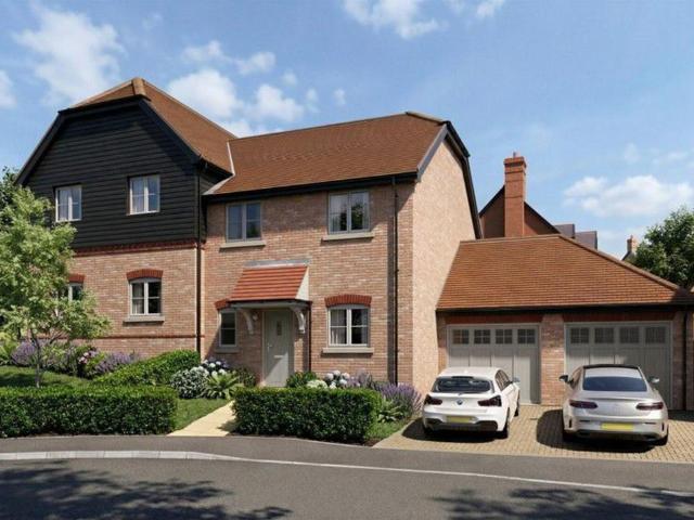 House for sale in Daws Hill, Cressex