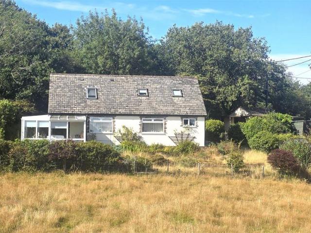House for sale in Weir Quay, Devon