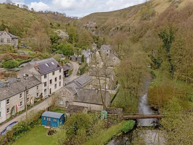 House for sale in Froggatt, East Midlands