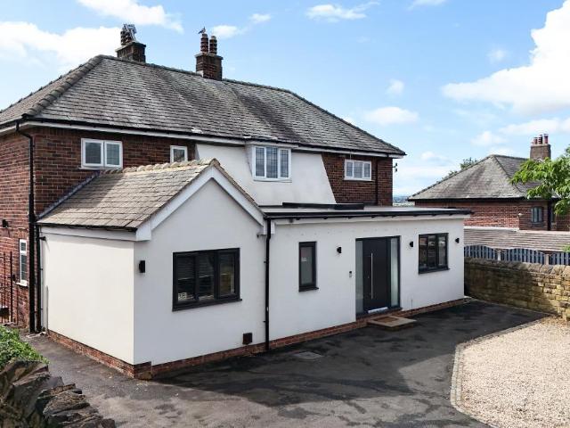 House for sale in Horbury, West Yorkshire