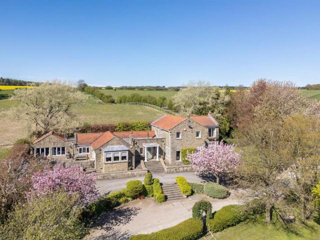 House for sale in Ampleforth, North Yorkshire