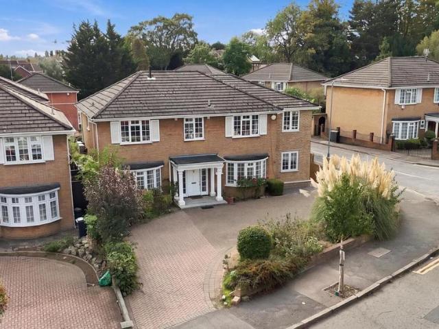 House for sale in London Borough of Redbridge, Greater London