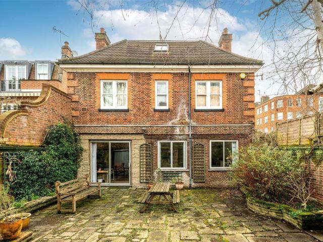 House for sale in St. John's Wood, Greater London
