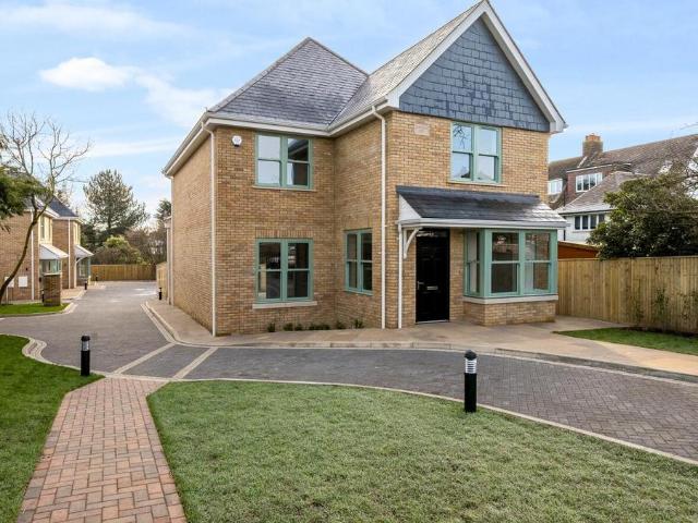 House for sale in Friern Barnet, Greater London